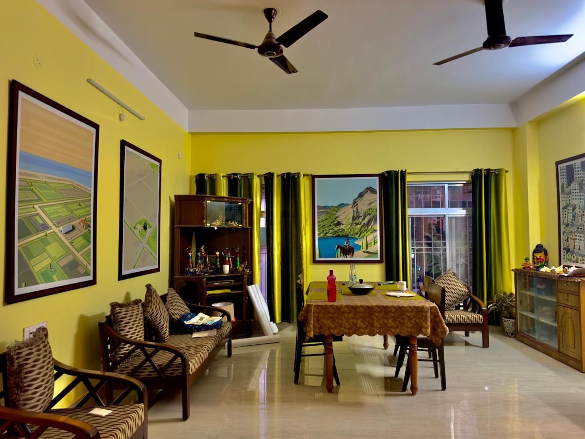 Three Little Birds Homestay Ґувахаті Екстер'єр фото