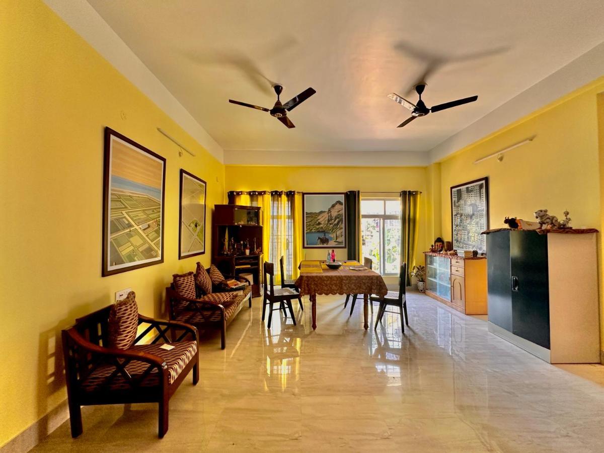 Three Little Birds Homestay Ґувахаті Екстер'єр фото