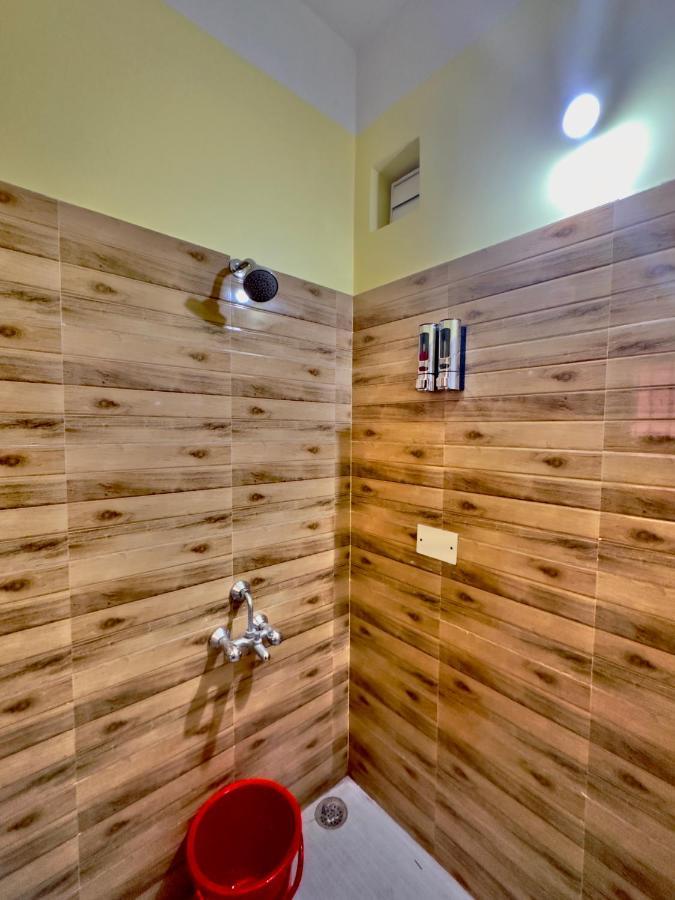 Three Little Birds Homestay Ґувахаті Екстер'єр фото