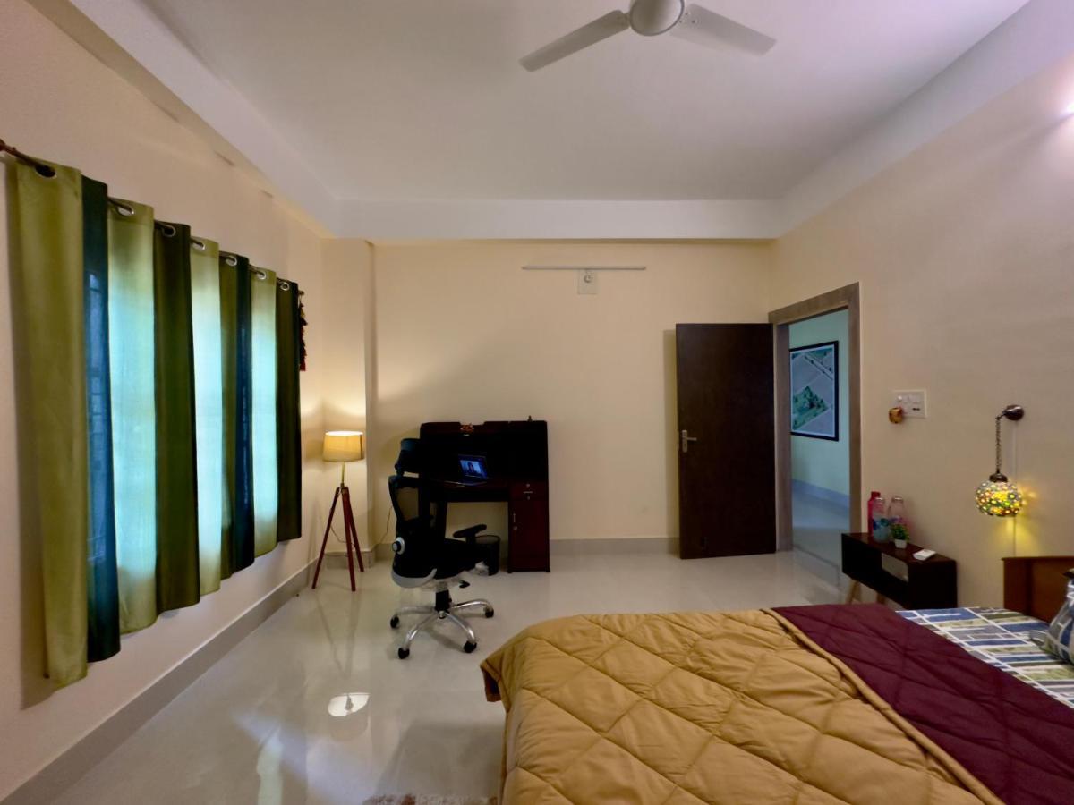 Three Little Birds Homestay Ґувахаті Екстер'єр фото