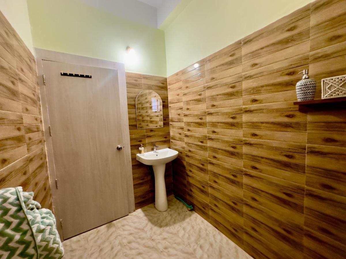 Three Little Birds Homestay Ґувахаті Екстер'єр фото