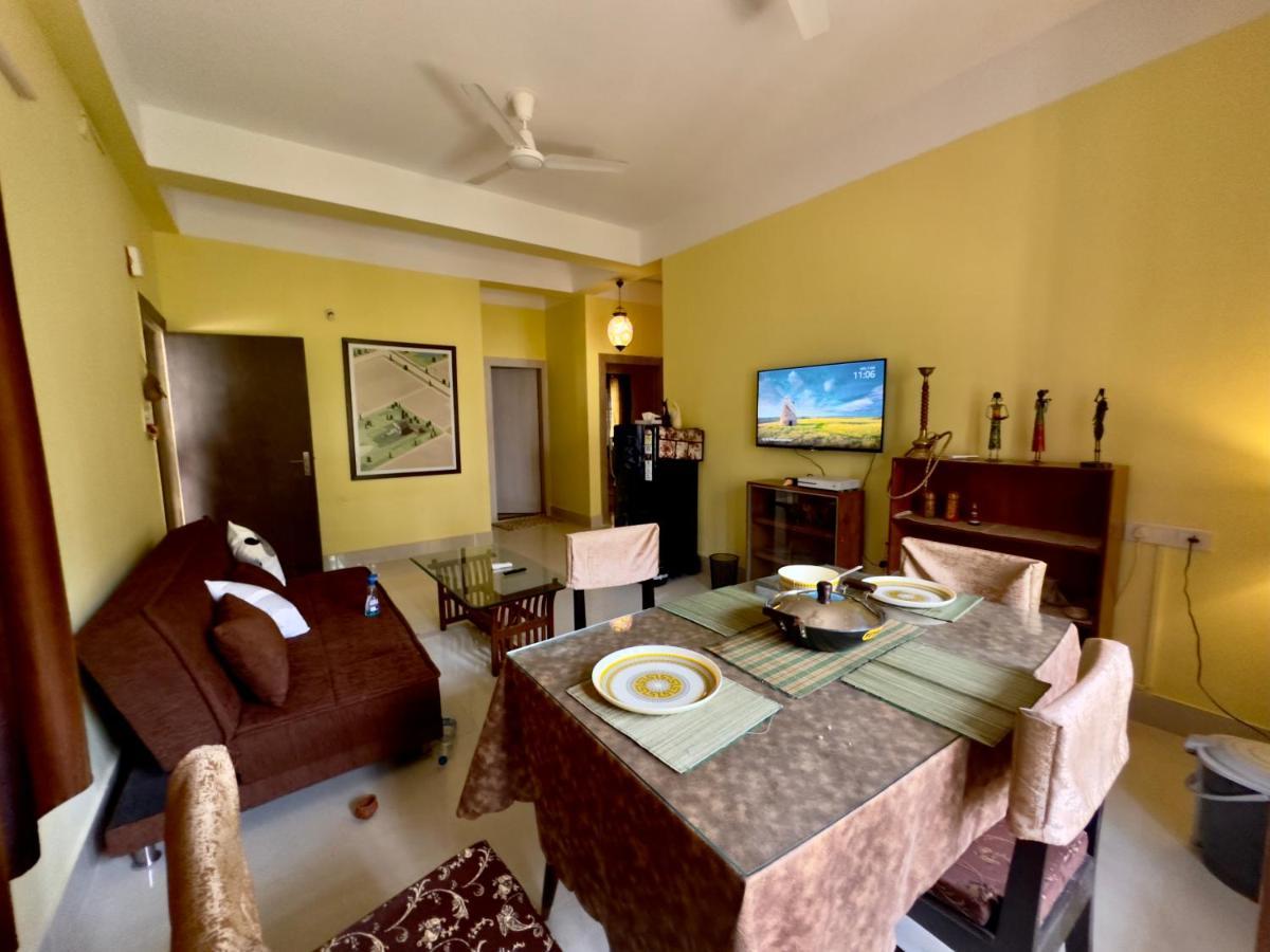 Three Little Birds Homestay Ґувахаті Екстер'єр фото