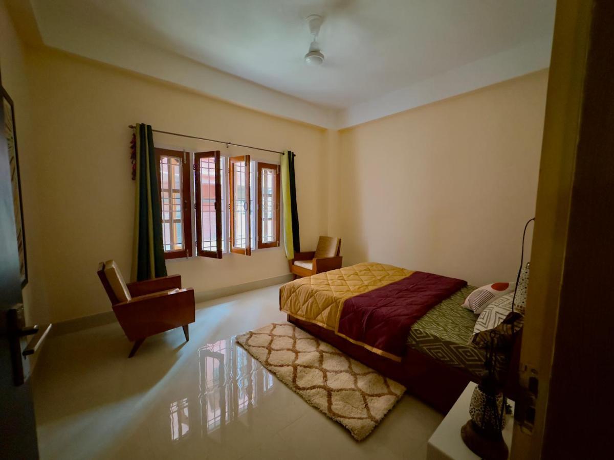 Three Little Birds Homestay Ґувахаті Екстер'єр фото