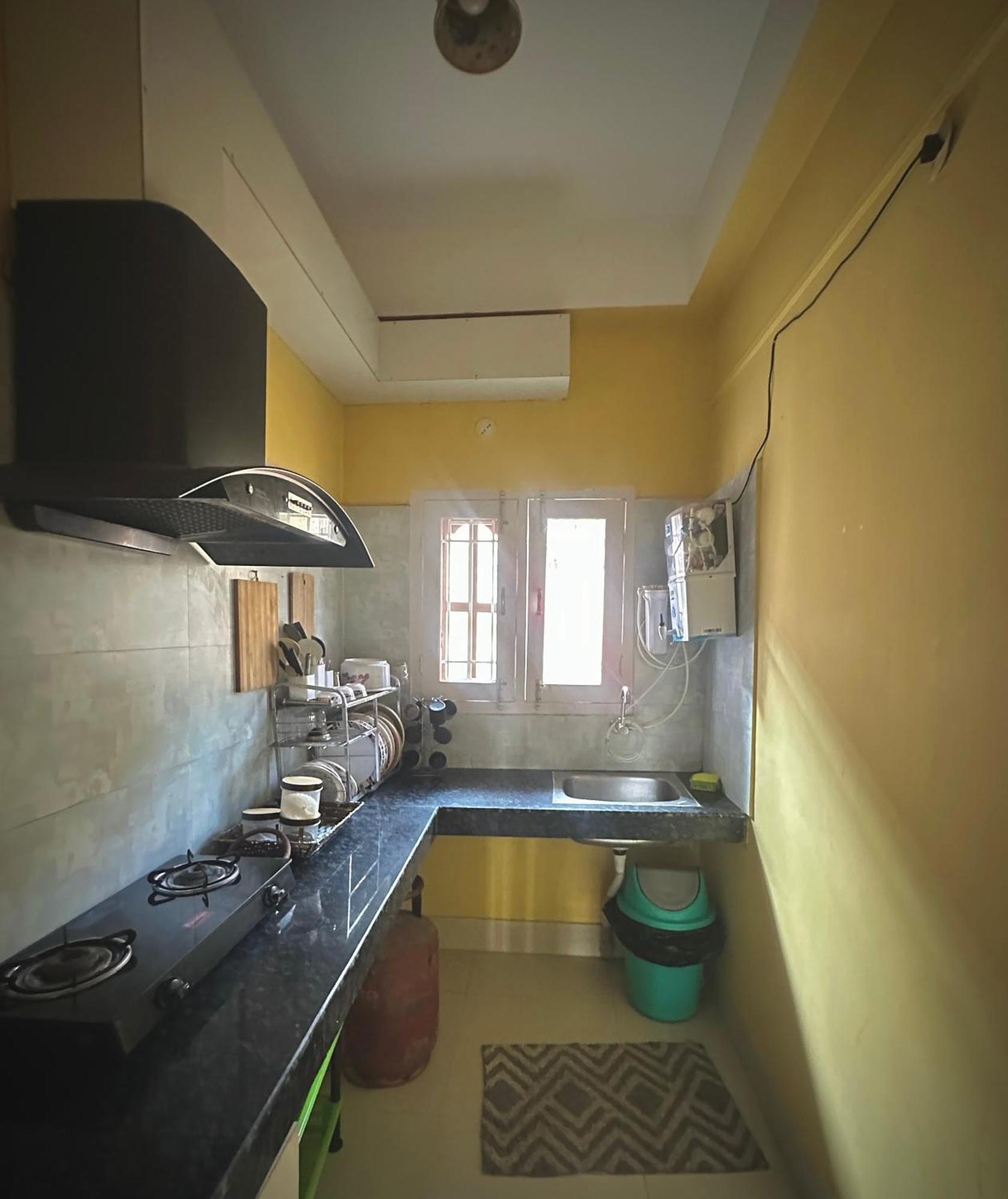 Three Little Birds Homestay Ґувахаті Екстер'єр фото