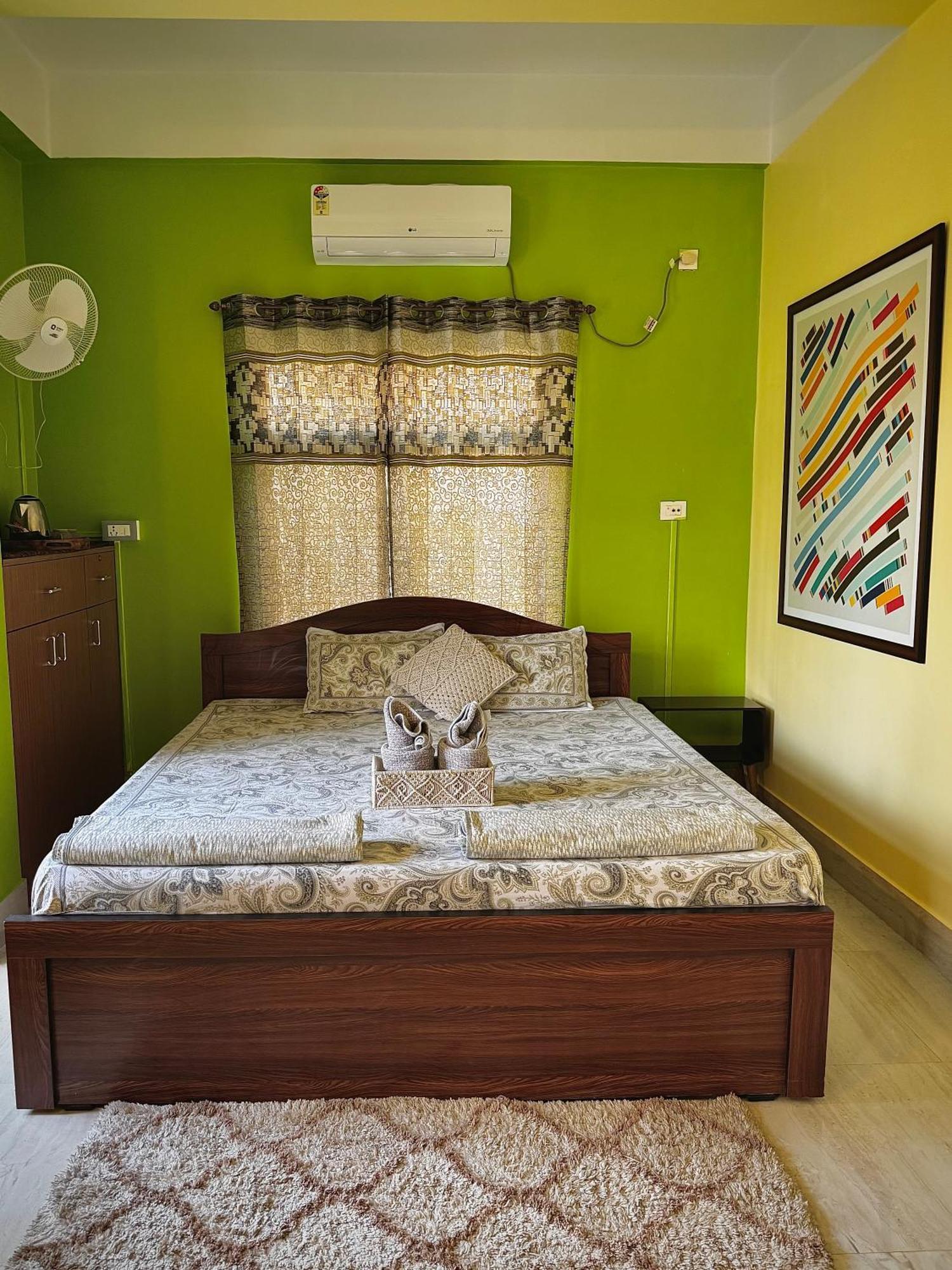 Three Little Birds Homestay Ґувахаті Екстер'єр фото